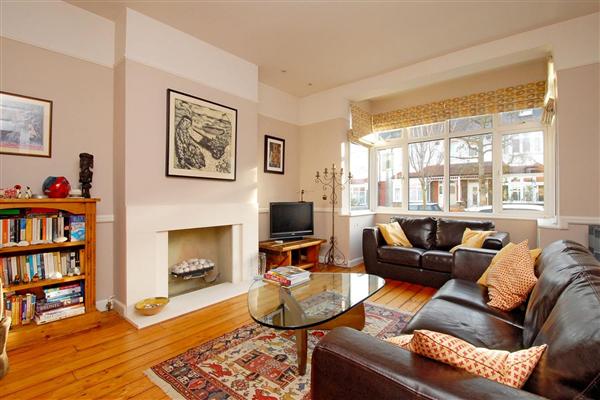 Mid-Terrace House, 5 bedrooms