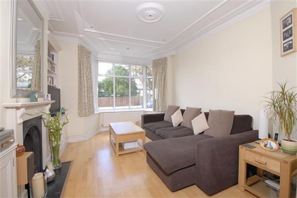 Mid-Terrace House, 3 bedrooms, Freehold