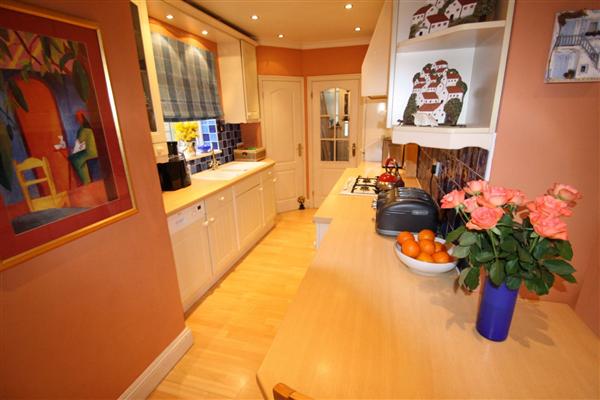 Semi-Detached House, 4 bedrooms