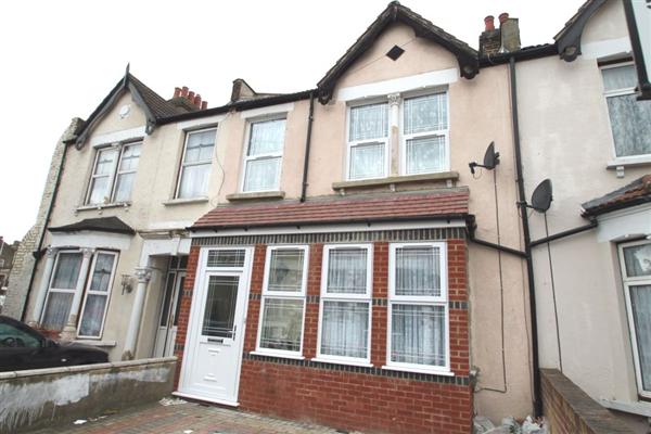 Mid-Terrace House, 5 bedrooms, Freehold