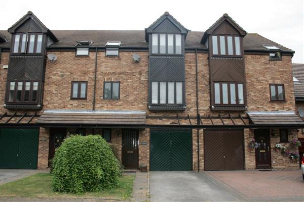 Mid-Terrace House, 4 bedrooms, Freehold