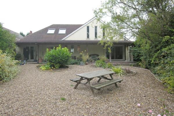 Bungalow, 4 bedrooms, Freehold
