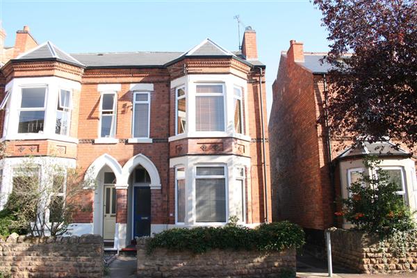 Semi-Detached House, 4 bedrooms