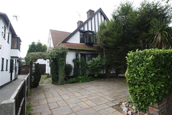 Semi-Detached House, 3 bedrooms, Freehold