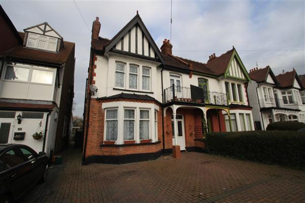 Semi-Detached House, 6 bedrooms