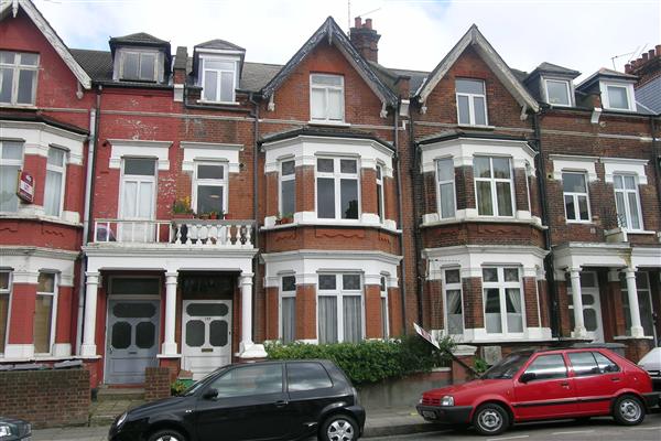 Flat / Apartment, 3 bedrooms, Share of Freehold
