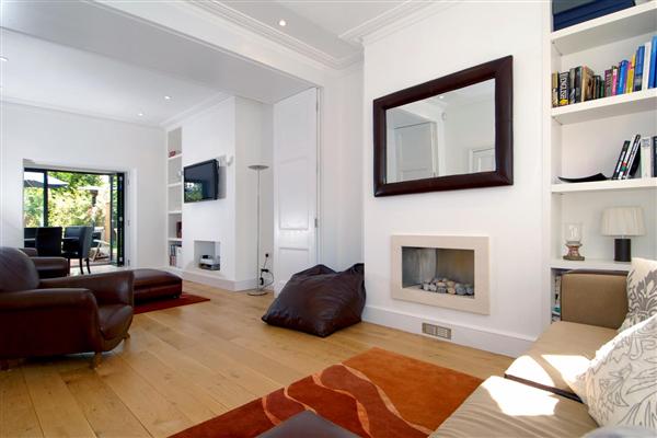 Semi-Detached House, 5 bedrooms, Freehold