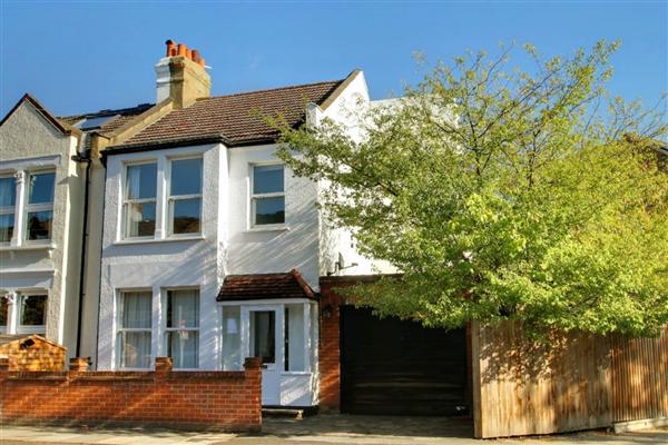 End-of-Terrace House, 3 bedrooms