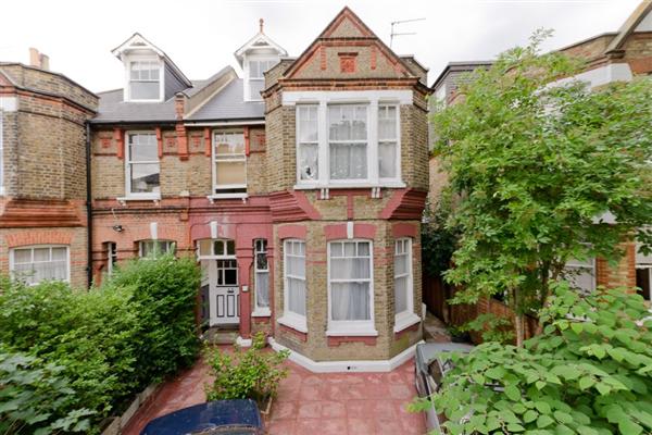 Semi-Detached House, 6 bedrooms