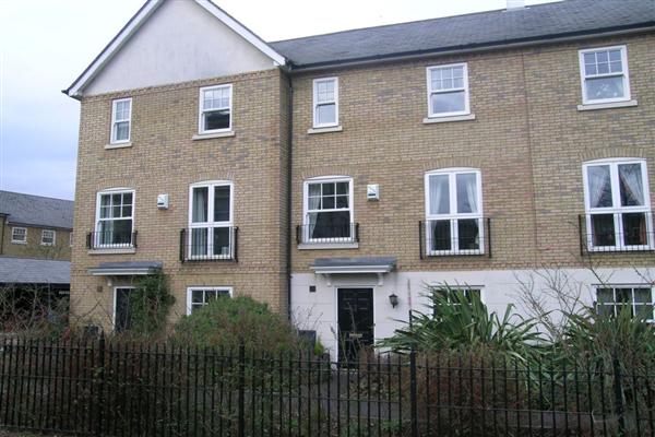 Mid-Terrace House, 4 bedrooms, 