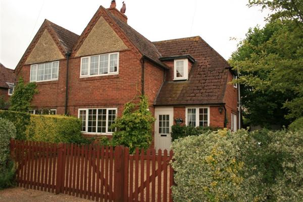 Semi-Detached House, 2 bedrooms, Freehold