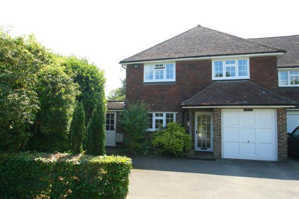 Semi-Detached House, 4 bedrooms