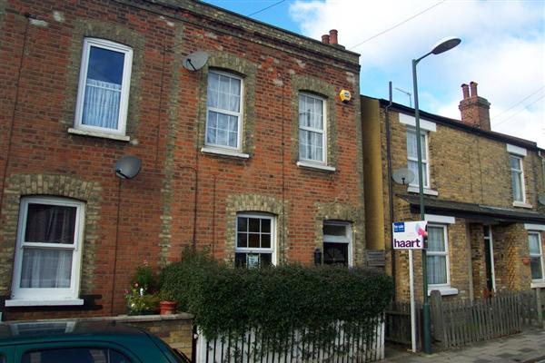 End-of-Terrace House, 3 bedrooms, Freehold