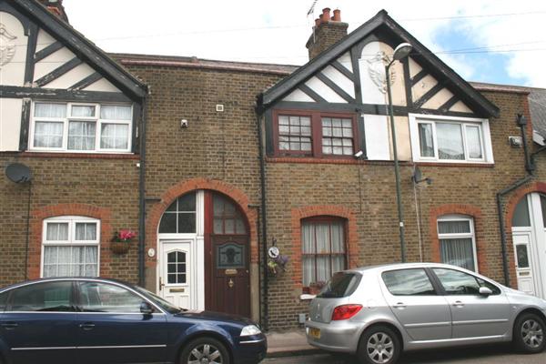 Mid-Terrace House, 3 bedrooms, Freehold