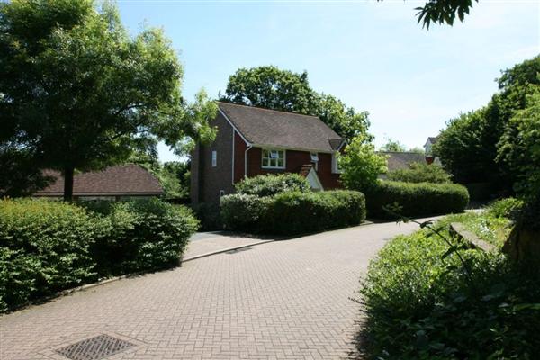 Manor Gardens Guide Price: £370,000-£400,000