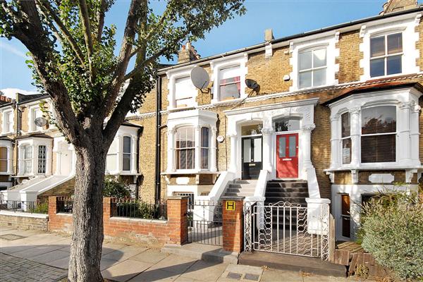 End-of-Terrace House, 4 bedrooms, Freehold