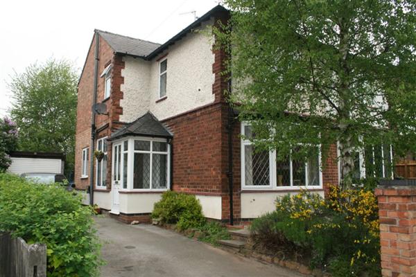 Semi-Detached House, 3 bedrooms, Freehold