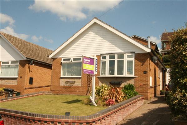 Rosegrove Avenue, Arnold
