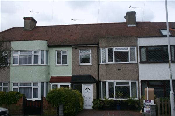 Mid-Terrace House, 4 bedrooms, Freehold