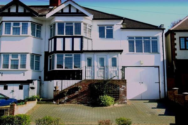 End-of-Terrace House, 5 bedrooms, Freehold
