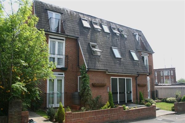 Flat / Apartment, 3 bedrooms, Leasehold