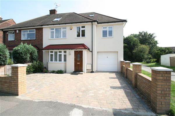 Semi-Detached House, 5 bedrooms