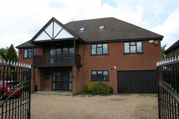 Detached House, 6 bedrooms, Freehold