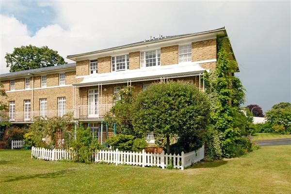 End-of-Terrace House, 4 bedrooms, Freehold