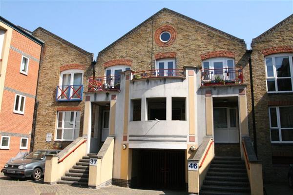 Flat / Apartment, 3 bedrooms