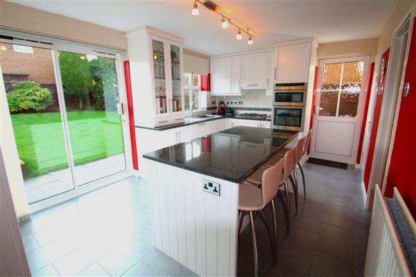 Detached House, 5 bedrooms
