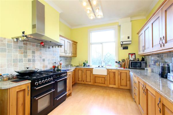 Foulden Road, N16