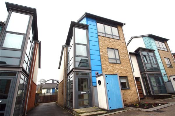 Guide Price £280,000 - £300,000