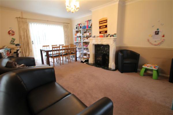 Mid-Terrace House, 3 bedrooms, Unfurnished