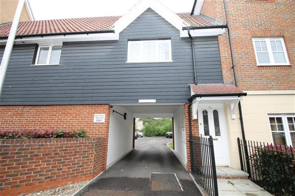 Caspian Way - Purfleet - Essex - RM17