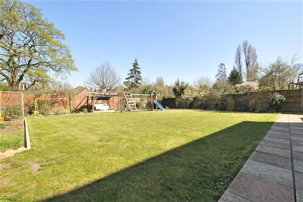The Ridings, Ealing, W5