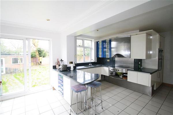 Perryn Road, Acton, W3