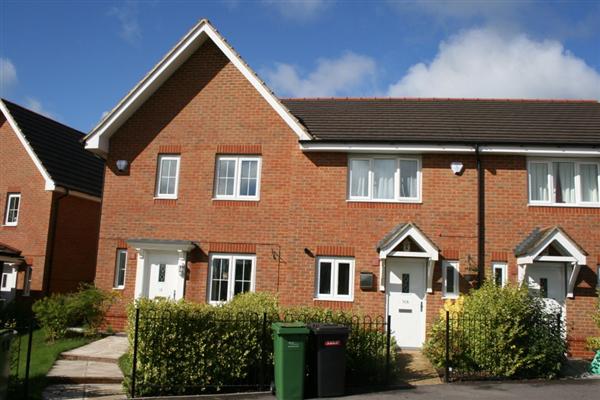 Mid-Terrace House, 2 bedrooms, Unfurnished