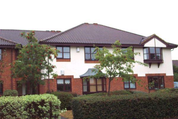 Flat / Apartment, 2 bedrooms, Unfurnished