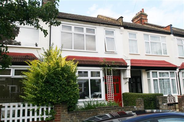Mid-Terrace House, 2 bedrooms, Furnished