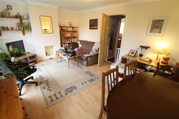 Mid-Terrace House, 3 bedrooms