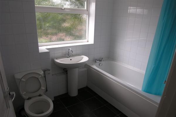 Flat / Apartment, 2 bedrooms, Unfurnished