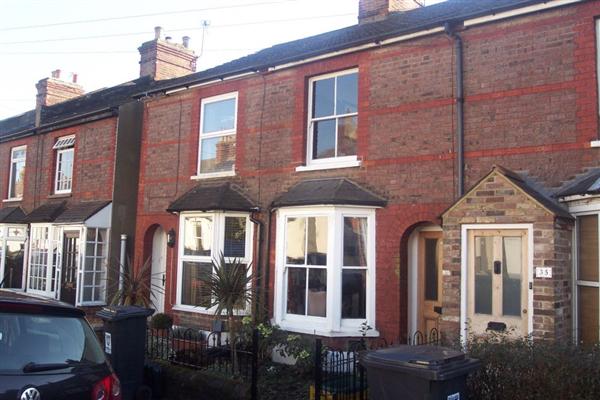 Mid-Terrace House, 3 bedrooms, Unfurnished