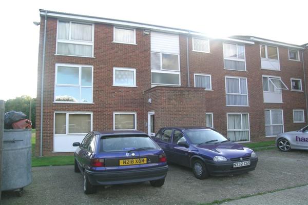 Flat / Apartment, 2 bedrooms, Unfurnished