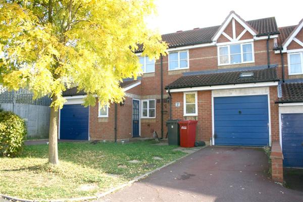 Semi-Detached House, 3 bedrooms, Unfurnished