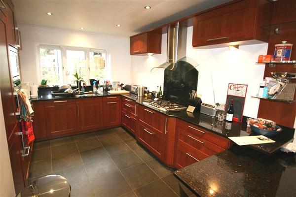 Detached House, 4 bedrooms