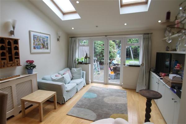 Flat / Apartment, 4 bedrooms