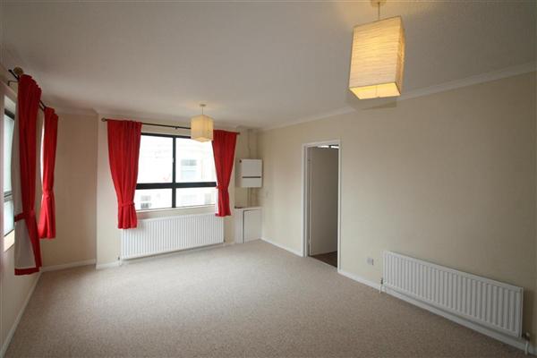 Flat / Apartment, 3 bedrooms