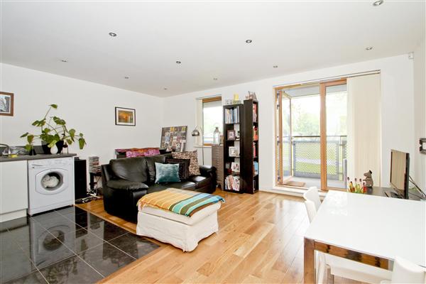 Meath Crescent, E2