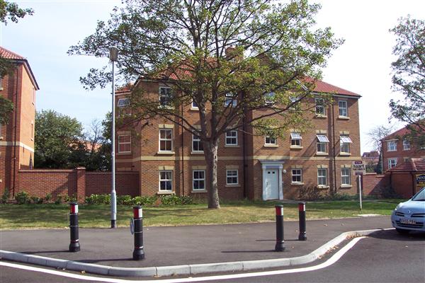 Flat / Apartment, 2 bedrooms, Unfurnished