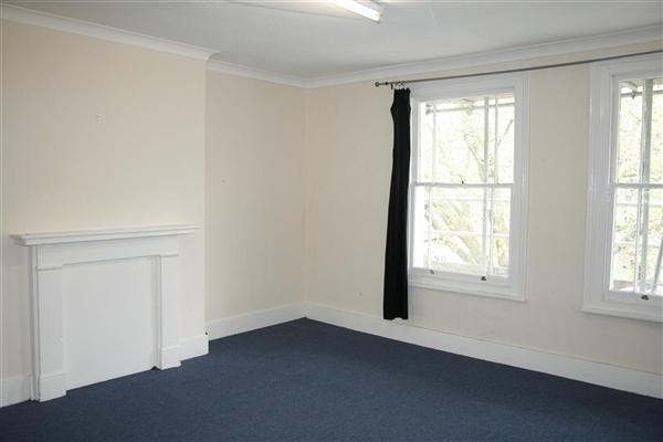 Flat / Apartment, 2 bedrooms, Unfurnished